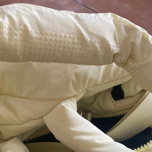 The Drift Tote Bag - Women's Shoulder Bag - Picture 4 of 8